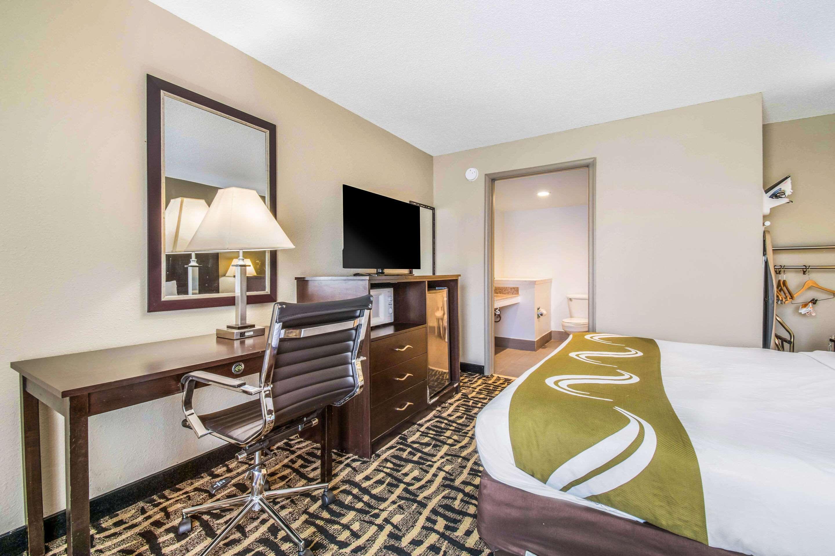 Quality & East Hotel