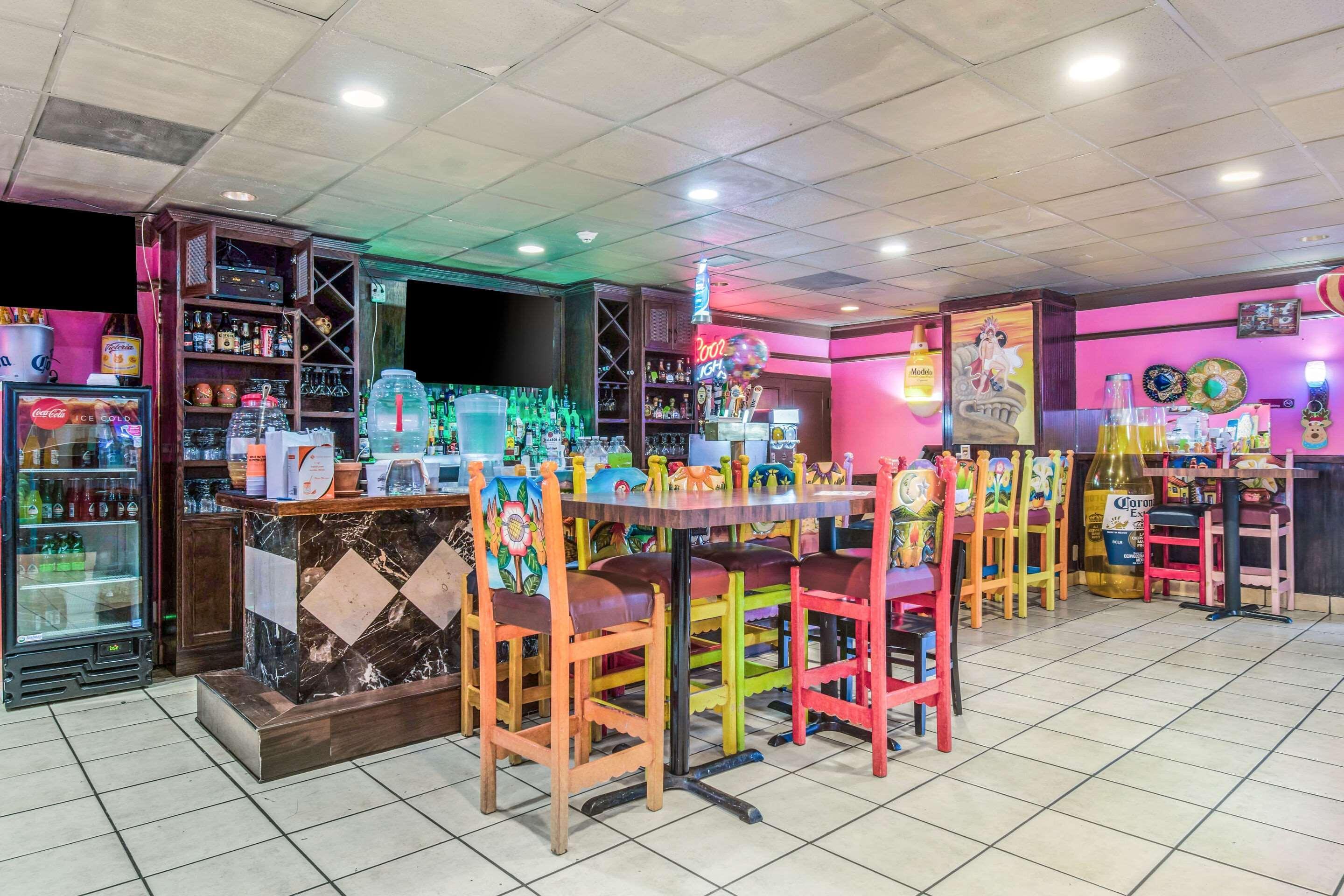 Hotel Quality & East York