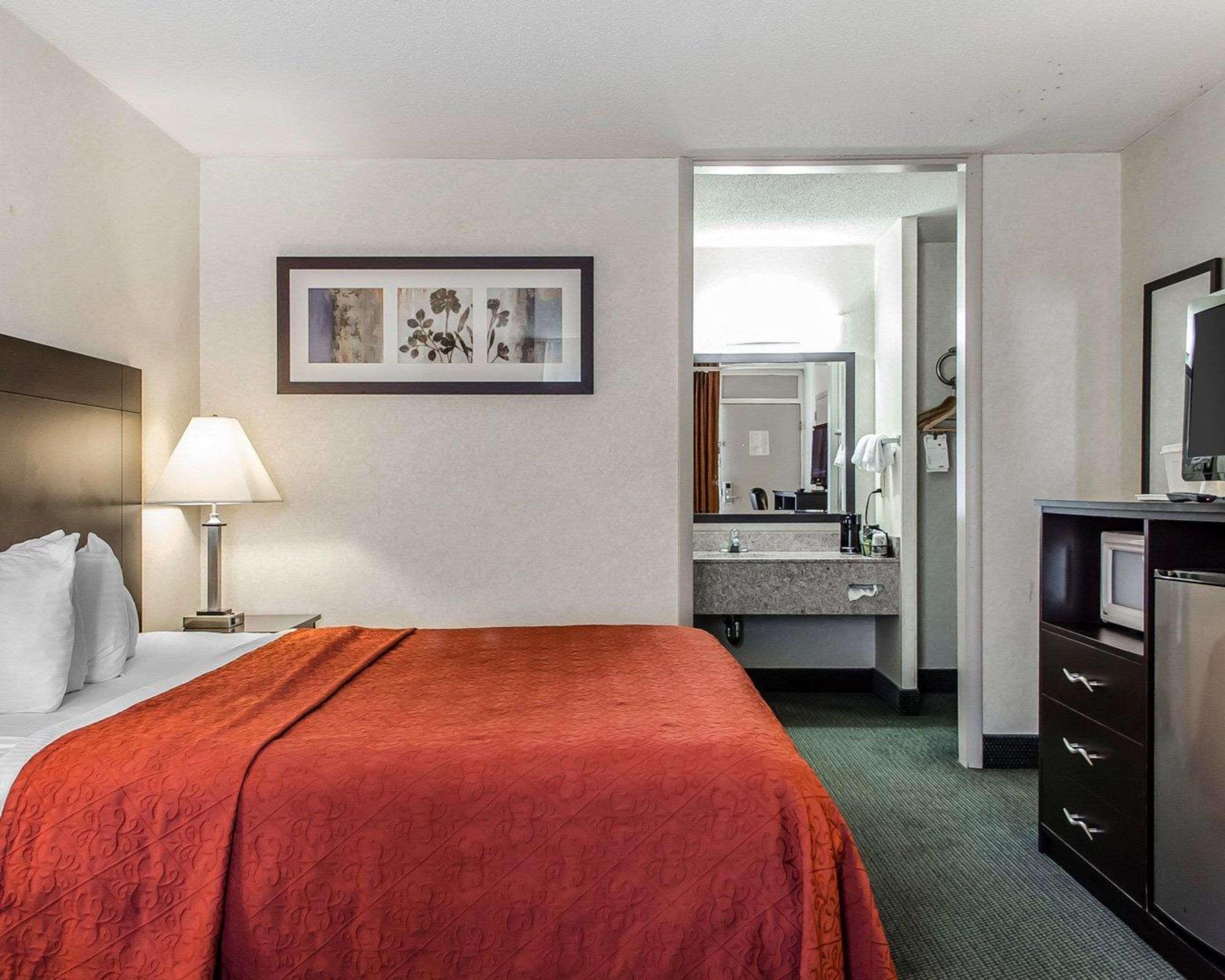 Quality & East Hotel 3*