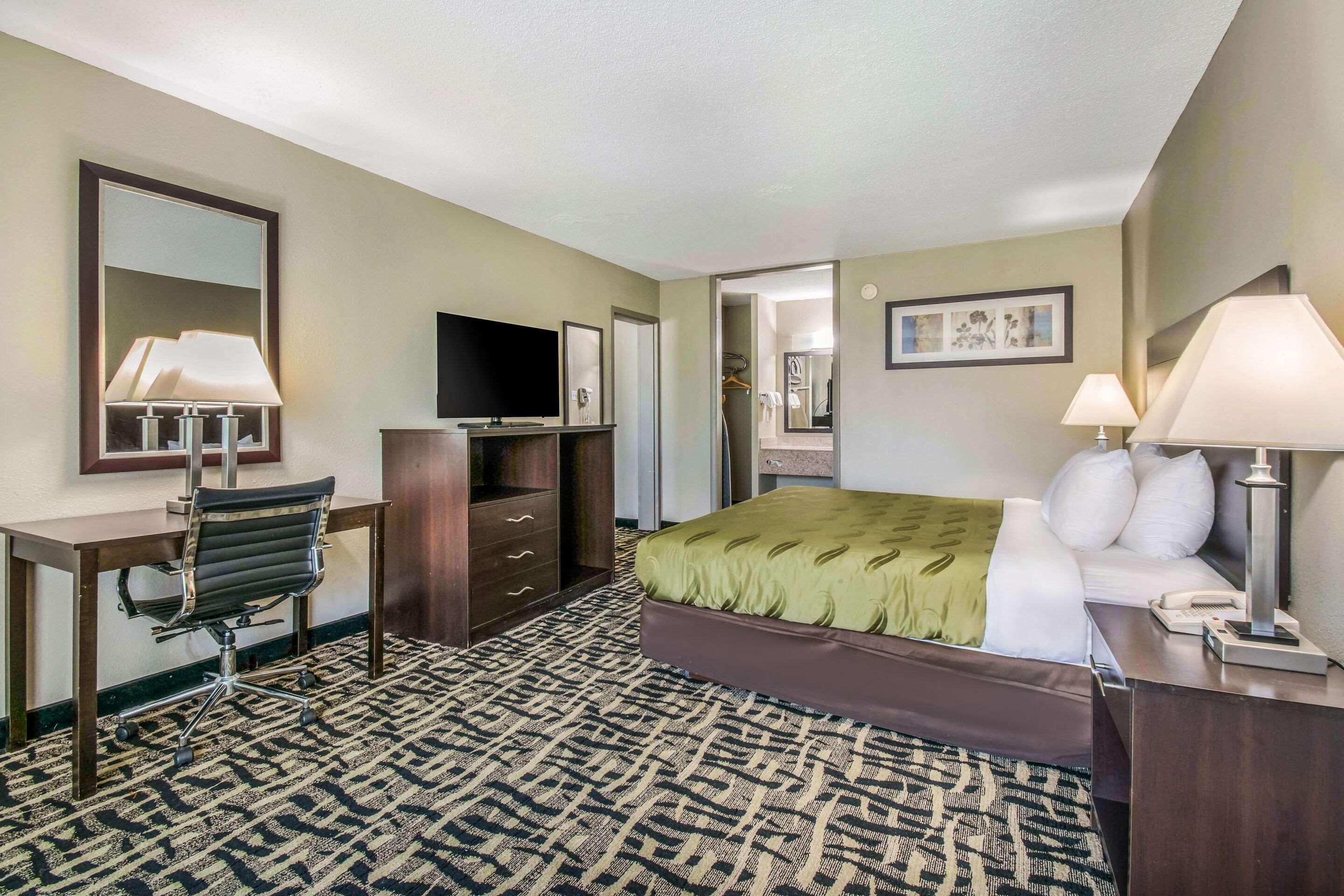 Quality & East Hotel 3*